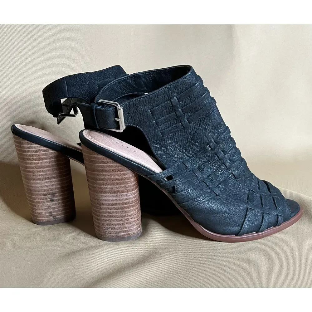 Caslon Martin Black Leather Block Heel Sandal 9.5 NWOT